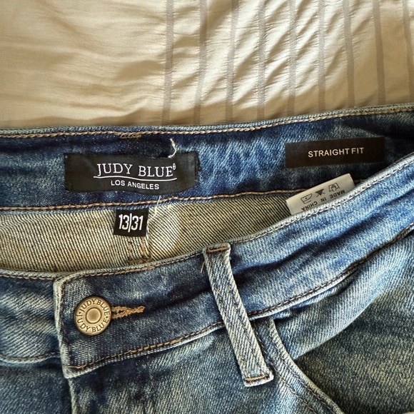 Judy Blue Womens Size 13/31 Ultra Distressed Stretch Denim Straight Fit Jeans - Picture 3 of 7